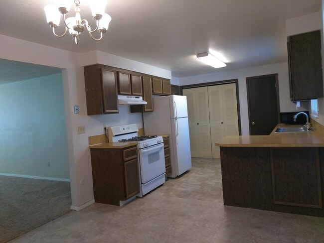 Photo - 5555 N Millrun Ave