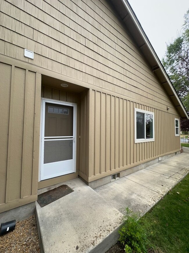 Photo - 858 NE Hidden Valley Dr Unit #1