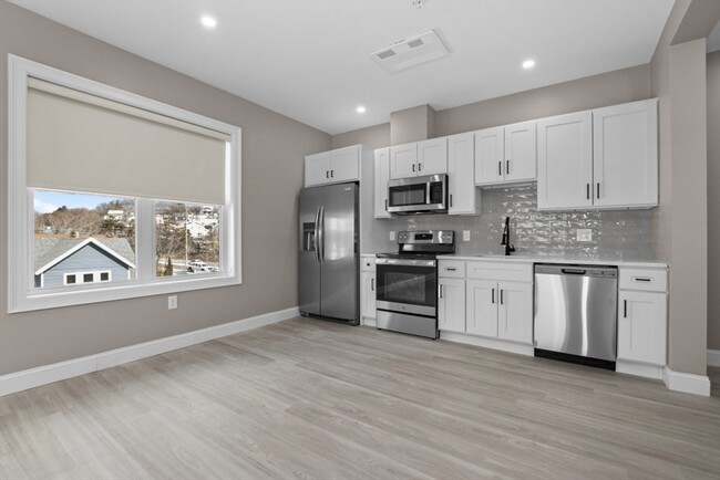 Building Photo - 6 Washington Sq Unit #503 Rental