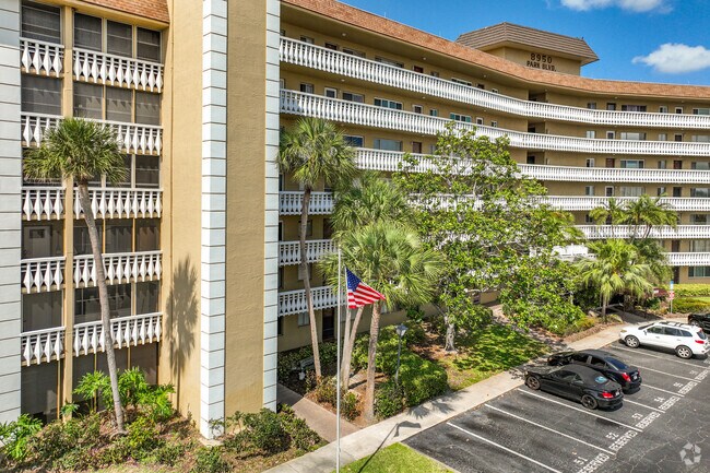 Photo - Seminole on the Green Cavalier One