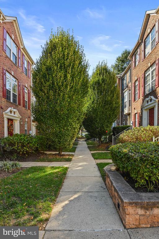 Photo - 2710 Manhattan Pl