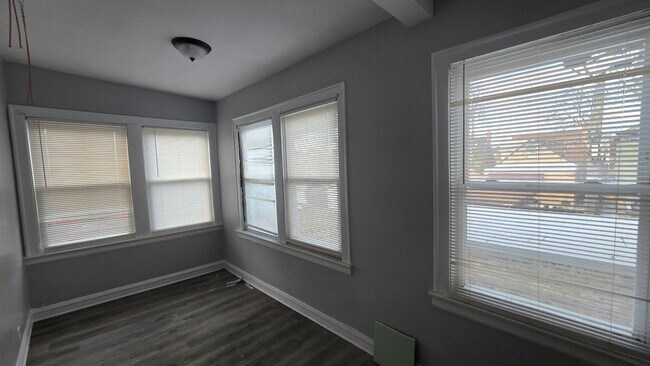 Photo - 2731- 2733 North Austin Avenue, #7 Unit #7