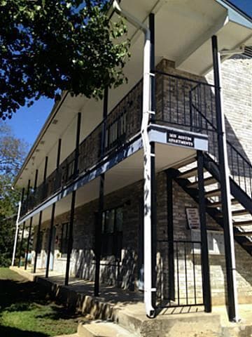 Building Photo - 1415 N Austin St Unit 102 Rental