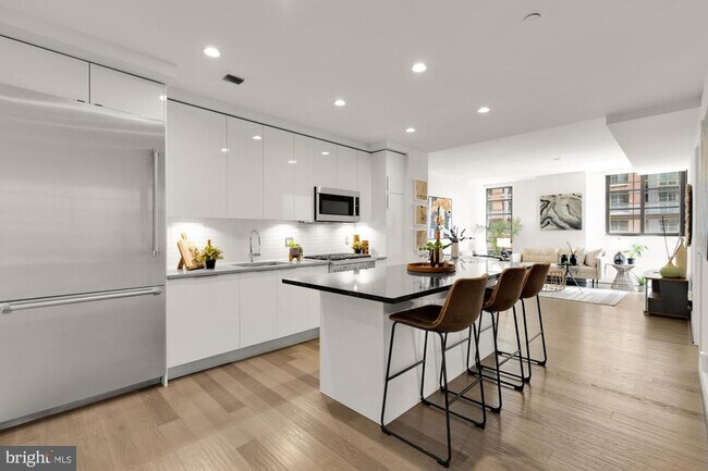 Photo - 45 Sutton Square SW Unit 303