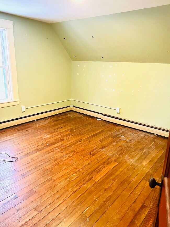 Bedroom 3 - 10 Chandler St Unit 2