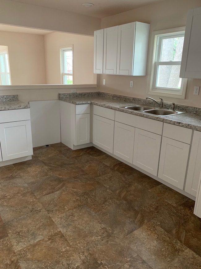 Photo - 1308 N Harris Ave