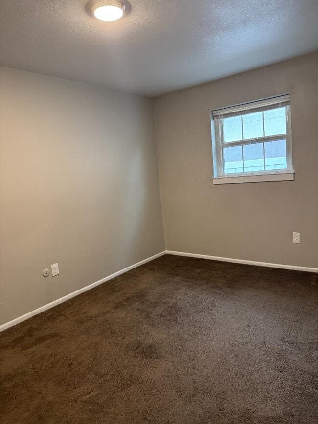 Photo - 343 E Lambourne Ave