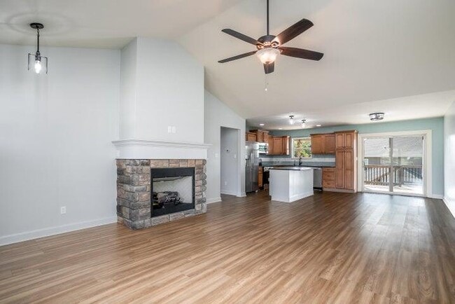 Photo - 4910 Stone Mountain Pkwy