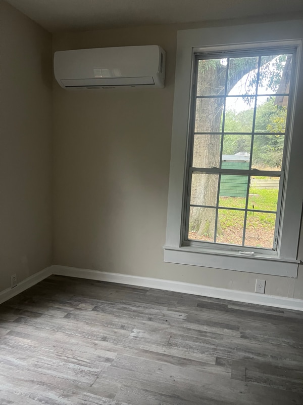 Photo - 526 10th Ave