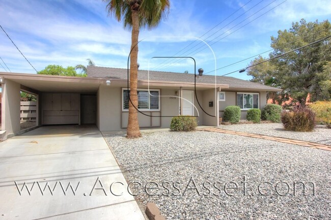 Building Photo - Lovely Palm Desert 2 Bed/2 Bath Home!