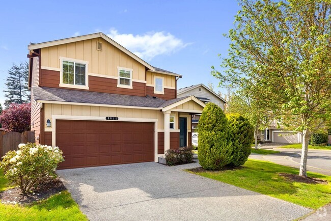 Building Photo - Centrally located 3 Bed/2-1/2 Bath Kenmore... Rental