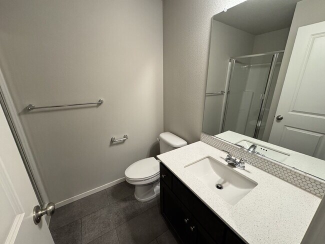 Photo - 5 Bedroom Camas Home, Spacious, Fenced Bac...