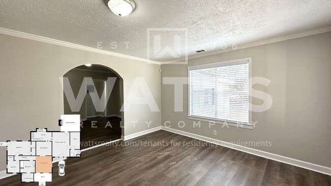 Photo - 5021 Sutherland Rd