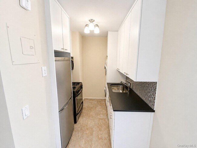 Photo - 27110 Grand Central Pkwy Unit 2U