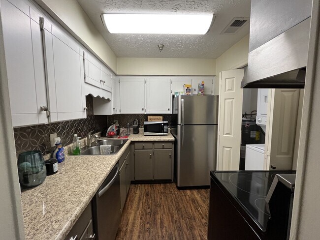 Photo - 1808 State St Unit 305
