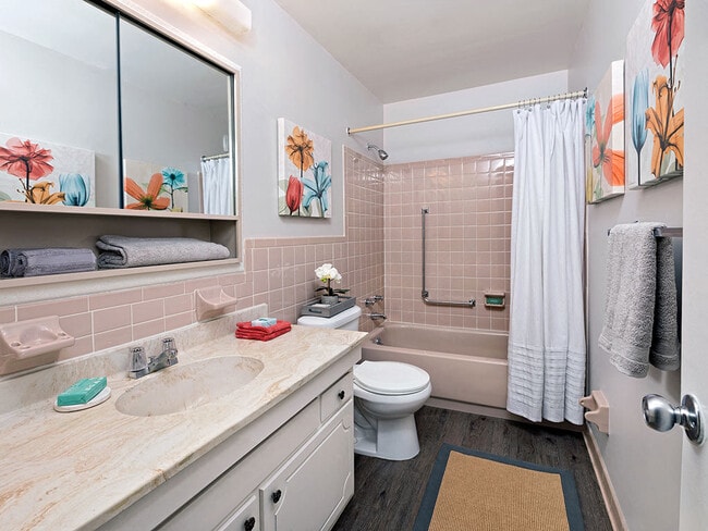Full Bathroom