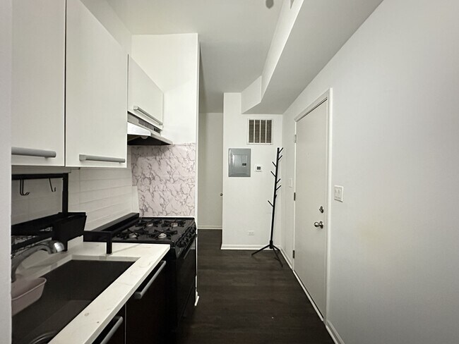 Photo - 5054 N Winthrop Ave Unidad 112