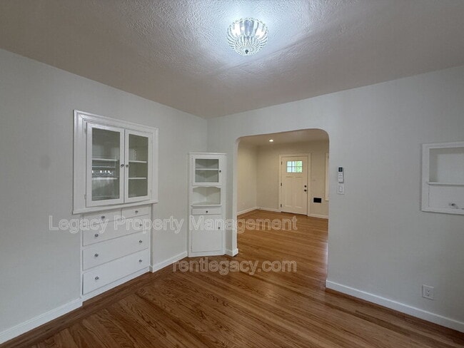 Photo - 45 1st St
