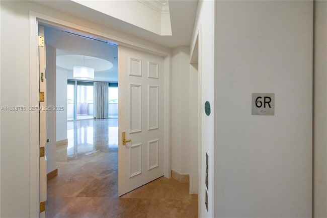 Building Photo - 626 Coral Wy Unit 604