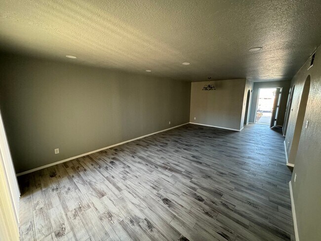 2930 Claude Dove Dr