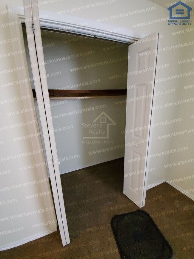 Photo - 2111 NW Lindy Ave