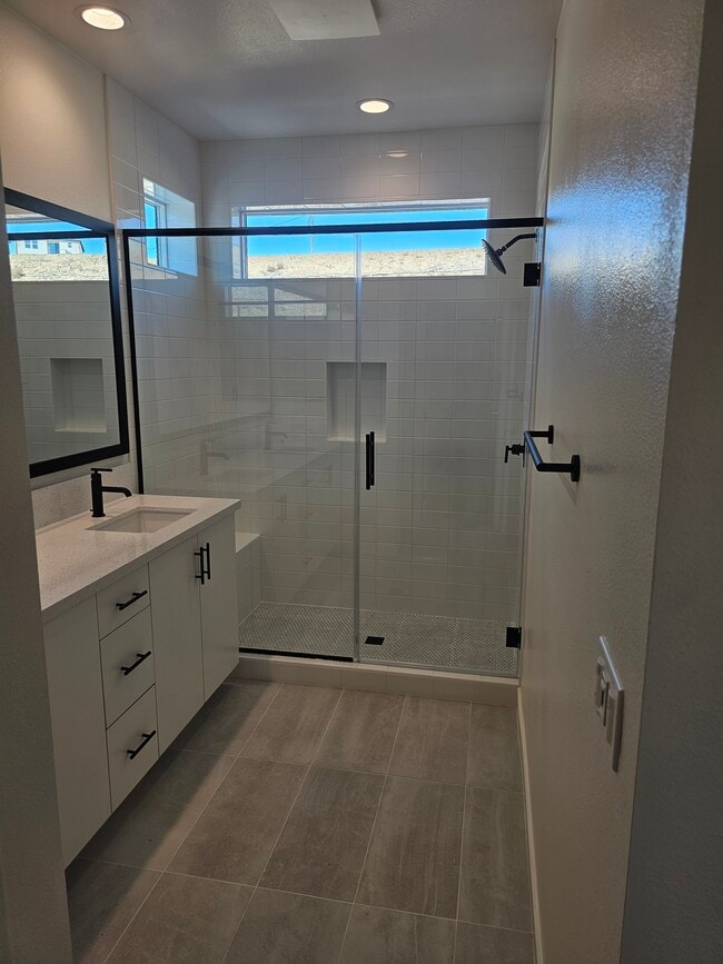 Photo - 679 Fahrenheit Dr