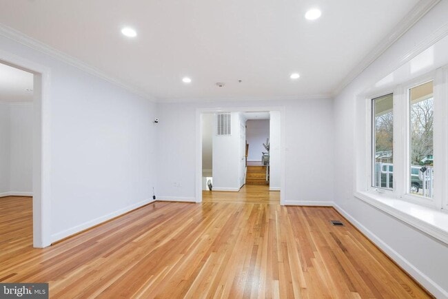 Photo - 711 Lamberton Dr