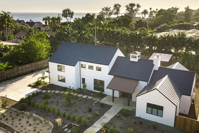 Building Photo - 1475 Anderson Ln