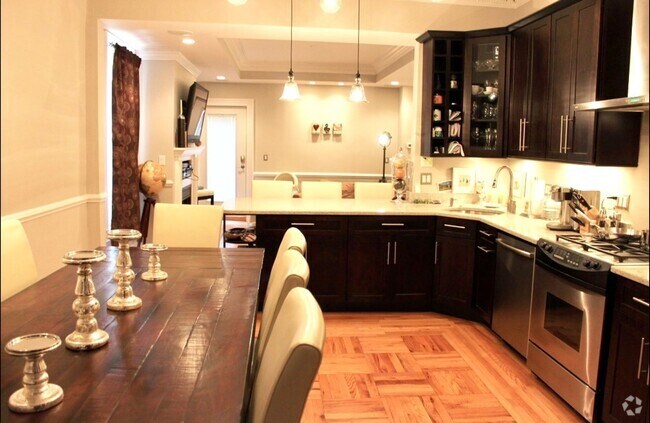 Building Photo - Lavish 3 Bed 2.5 Bath Condo with All the B... Unit 1