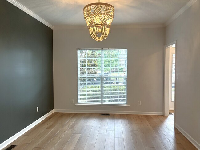 Photo - 1673 Jamestown Ave