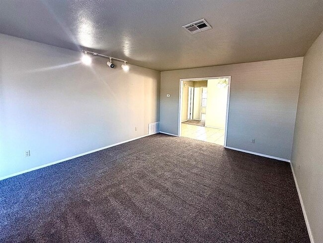 Photo - 242 Barrett Pl