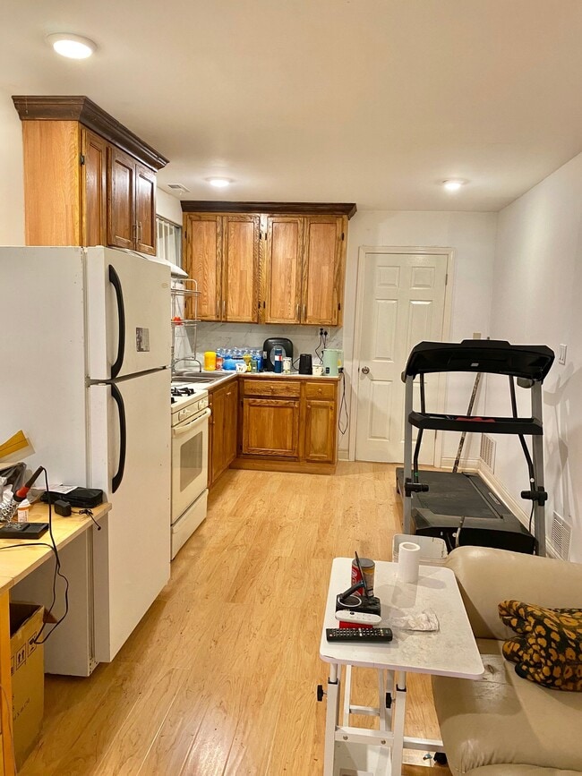 Photo - 3411 S Ashland Ave Unidad B