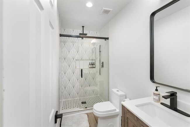 Photo - 2407 Hancock Dr