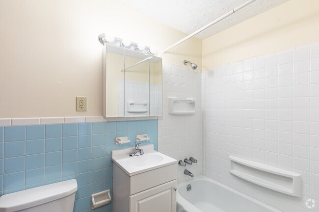 1BR, 1BA - Bathroom