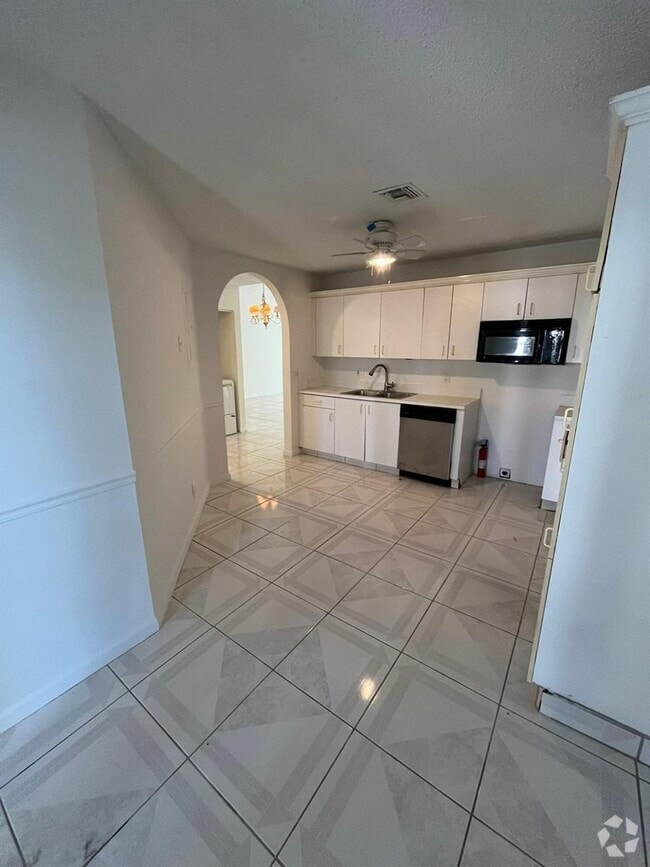 Building Photo - 102 Sunshine Blvd Rental