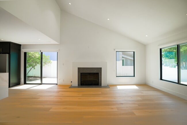 Photo - 1800 Oriole Dr