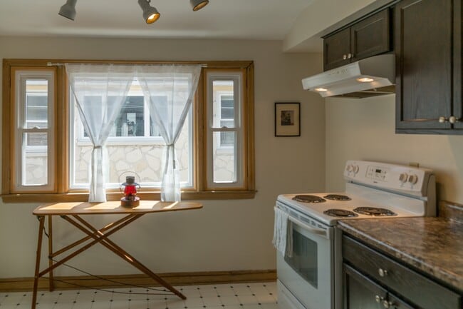 Photo - 2021 N 69th St