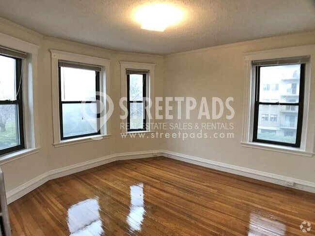 Building Photo - 1 bedroom in Malden MA 02148 Rental