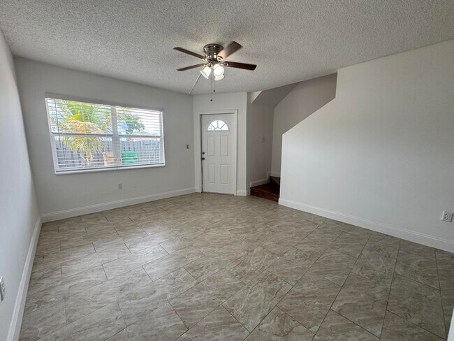 Photo - 3662 SW 59th Ave Unidad 2