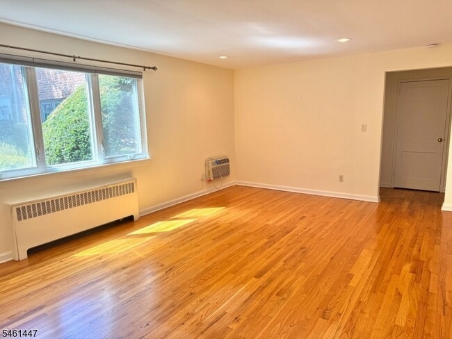 93 Troy Dr Unit A