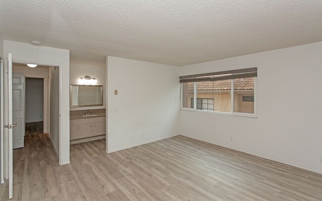 Photo - 2 Bedroom Condo on Beautiful Carlsbad Lagoon!!