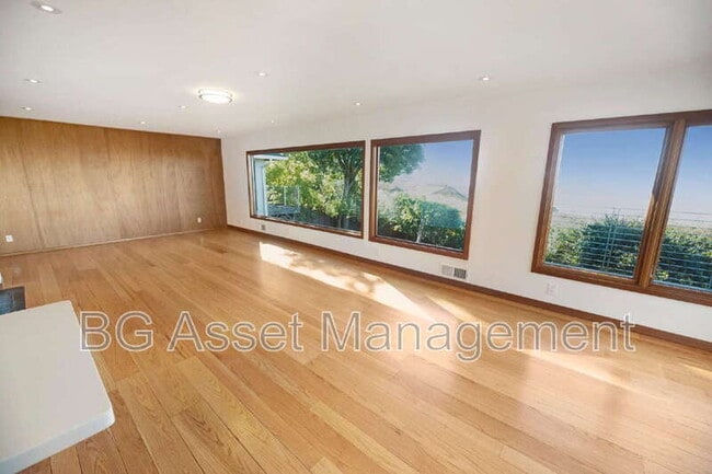 Photo - 1411 Arlington Blvd