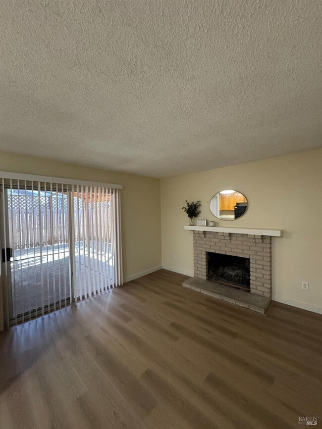 Photo - 120 Merrimac Ct