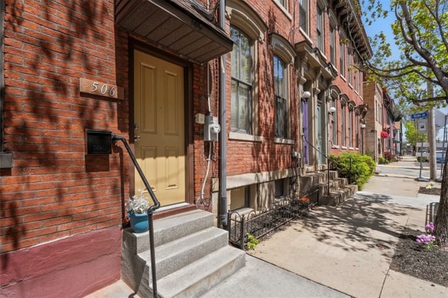Building Photo - 506 E North Ave Rental