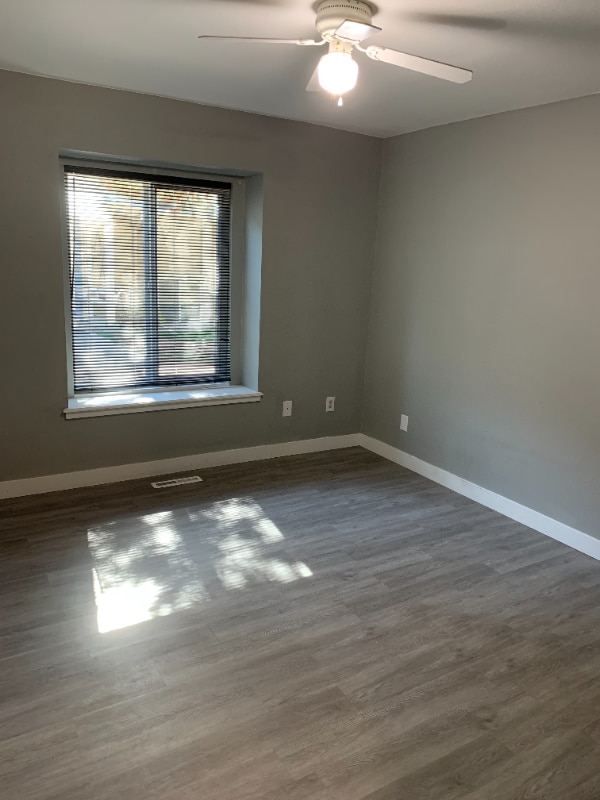 Photo - 7943 York St