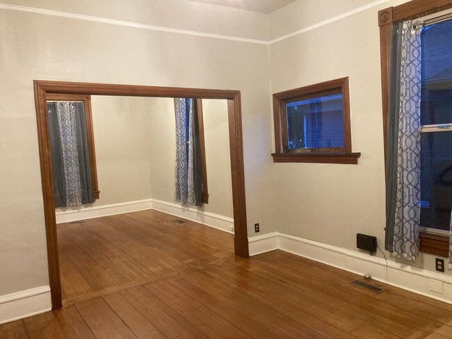 Photo - 2321 Kulshan St