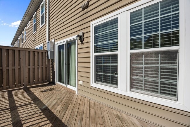 Photo - Beautiful Townhome for Rent in Virginia Be...