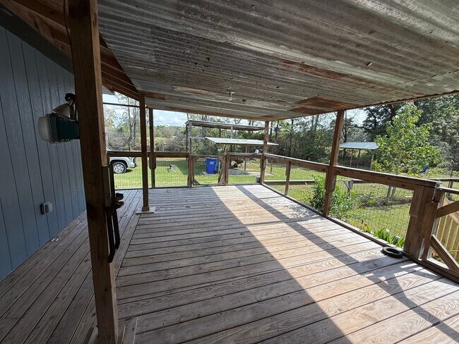 Photo - 11823 FM 355