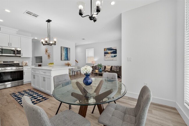 Photo - 5027 Willow Glen Dr