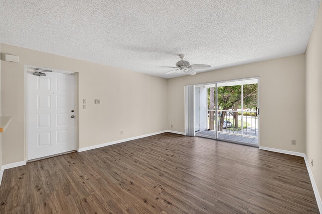 Photo - 2512 SE Anchorage Cove Unidad 2